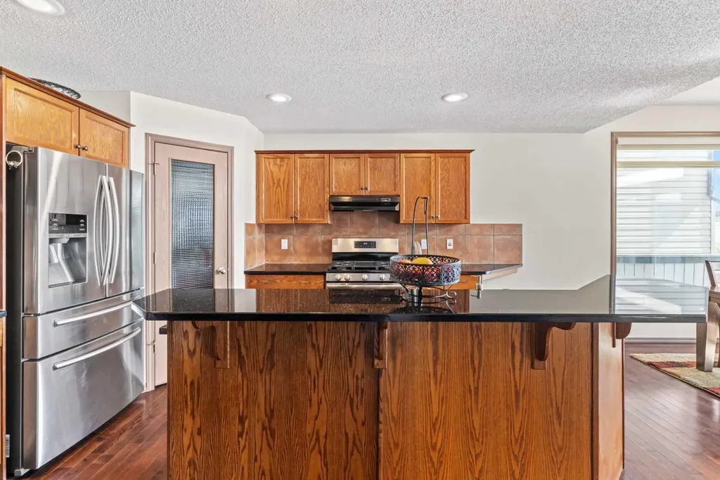 90 New Brighton Manor SE Calgary AB T2Z 4J5
