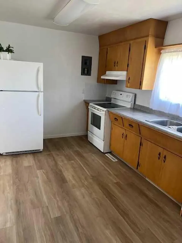 4810 46 Street Mayerthorpe AB T0E 1N0