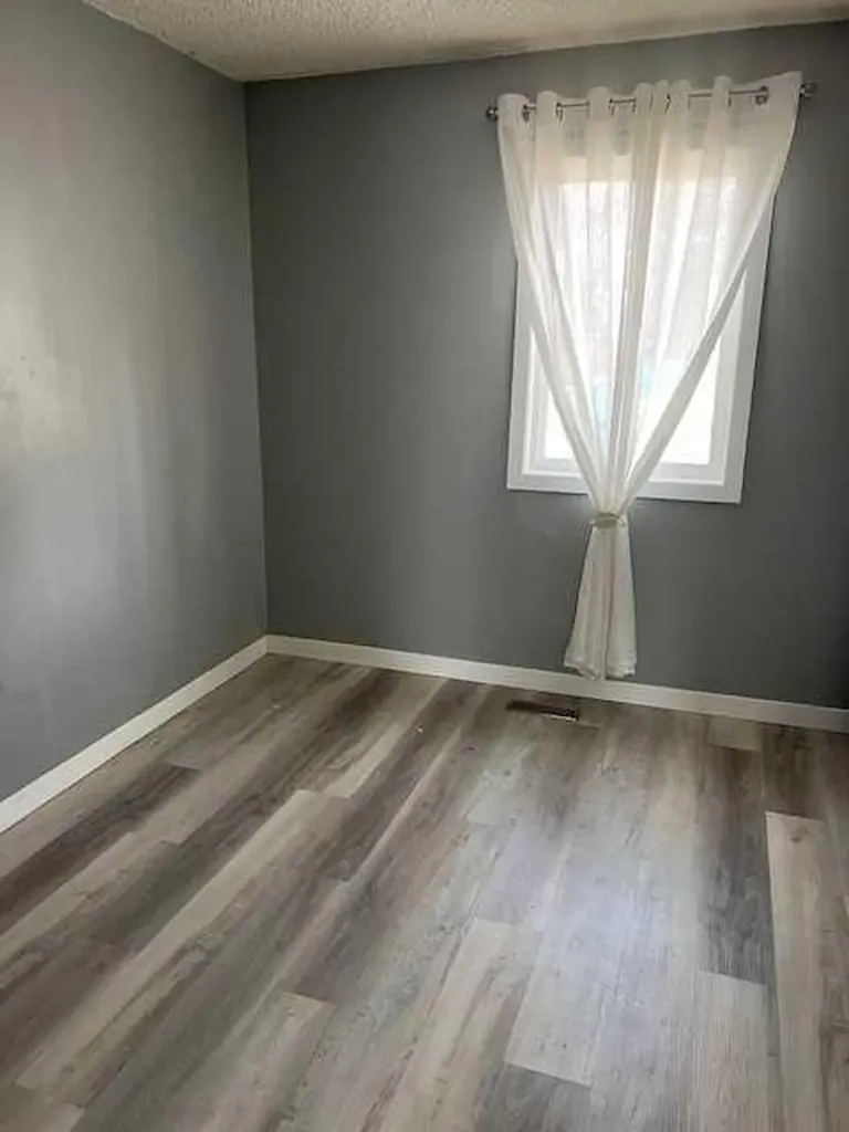 5269 52 Street Mayerthorpe AB T0E 1N0