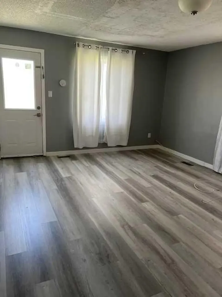 5269 52 Street Mayerthorpe AB T0E 1N0