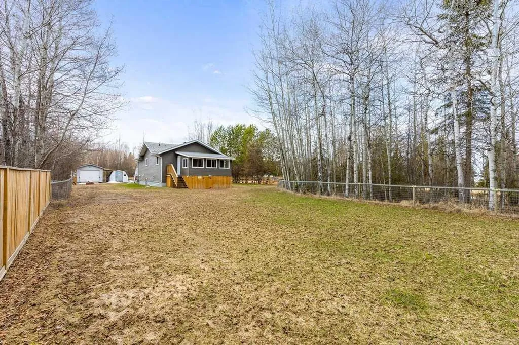 1651 Lakeview Lane Calling Lake AB T0G 1K0