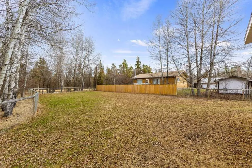 1651 Lakeview Lane Calling Lake AB T0G 1K0