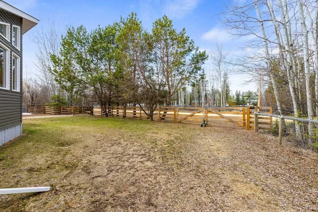 1651 Lakeview Lane Calling Lake AB T0G 1K0