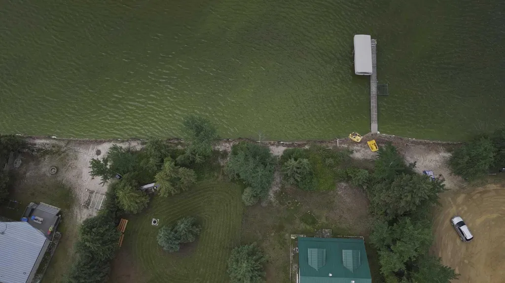 1651 Lakeview Lane Calling Lake AB T0G 1K0