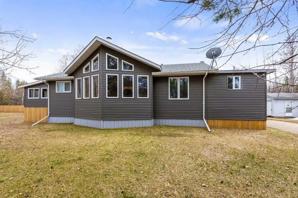 1651 Lakeview Lane Calling Lake AB T0G 1K0