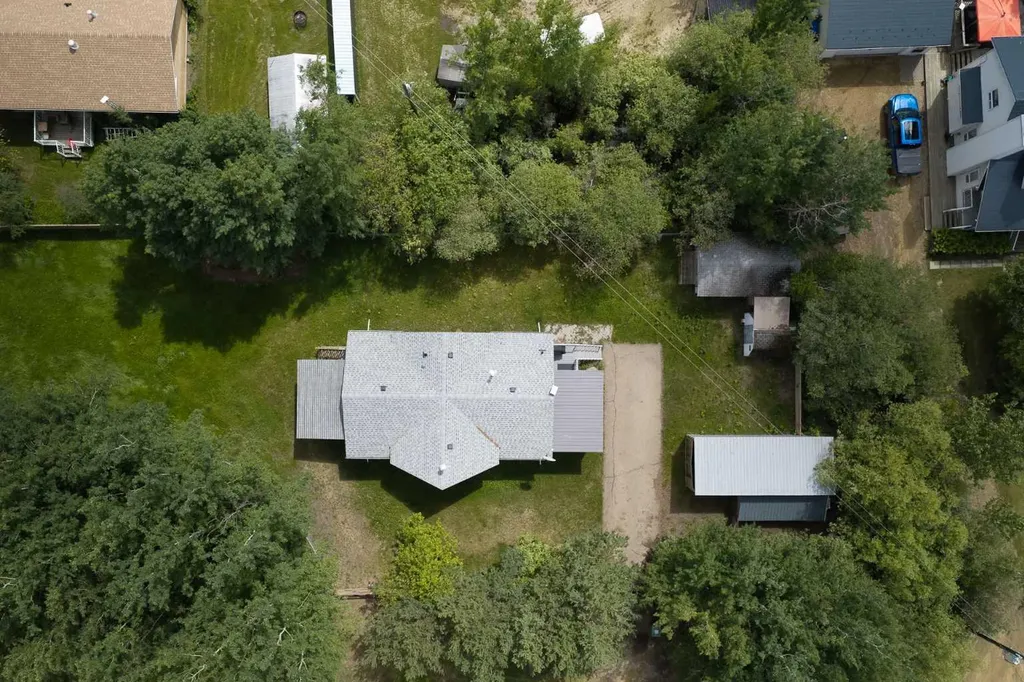 1651 Lakeview Lane Calling Lake AB T0G 1K0