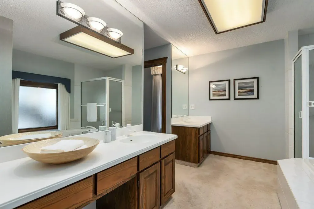 152 Coach Grove Place SW Calgary AB T3H 1J2