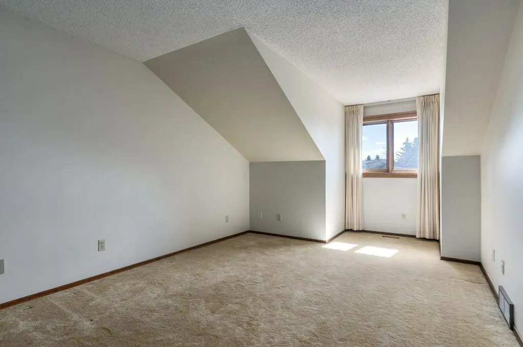 152 Coach Grove Place SW Calgary AB T3H 1J2
