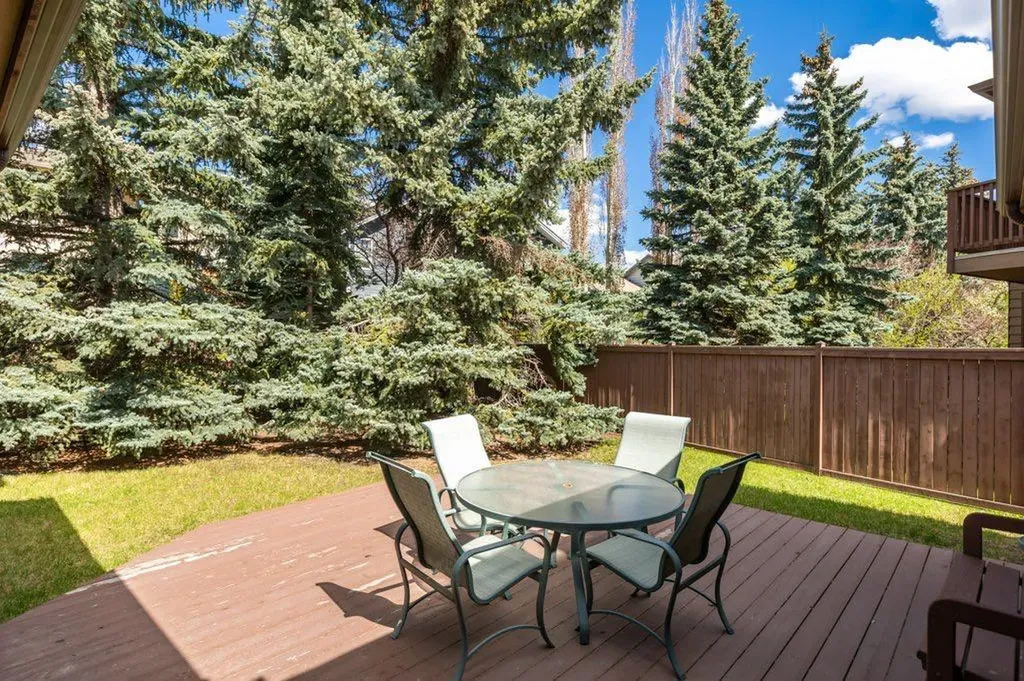 152 Coach Grove Place SW Calgary AB T3H 1J2