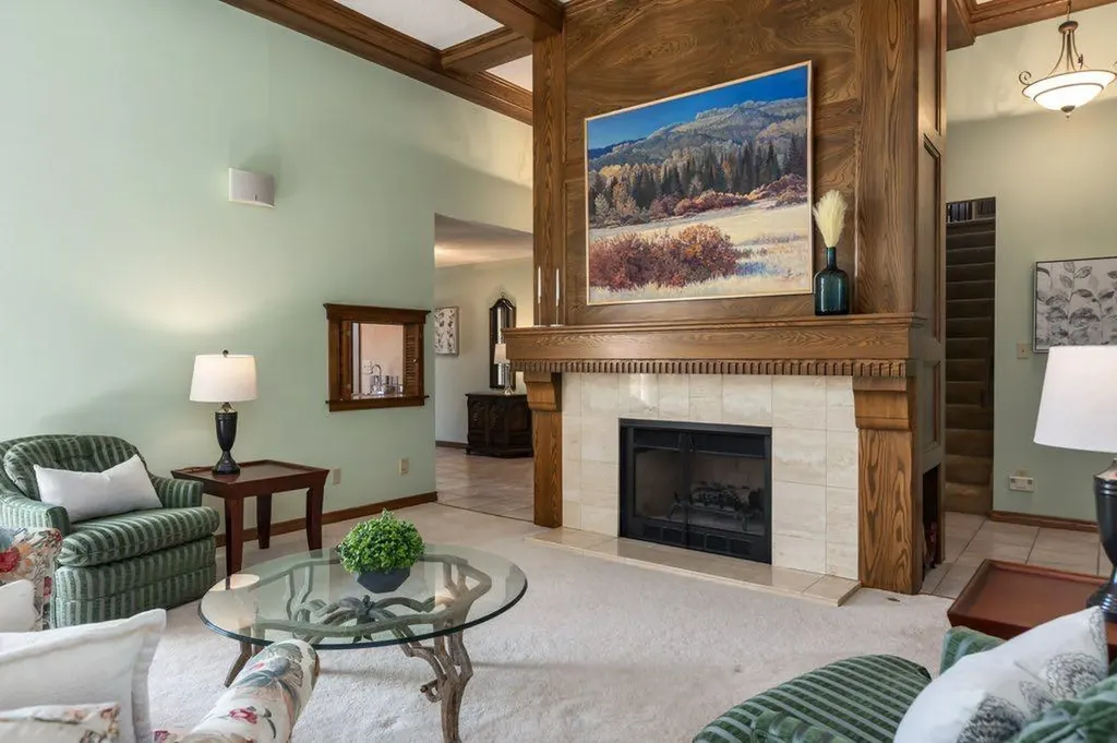 152 Coach Grove Place SW Calgary AB T3H 1J2