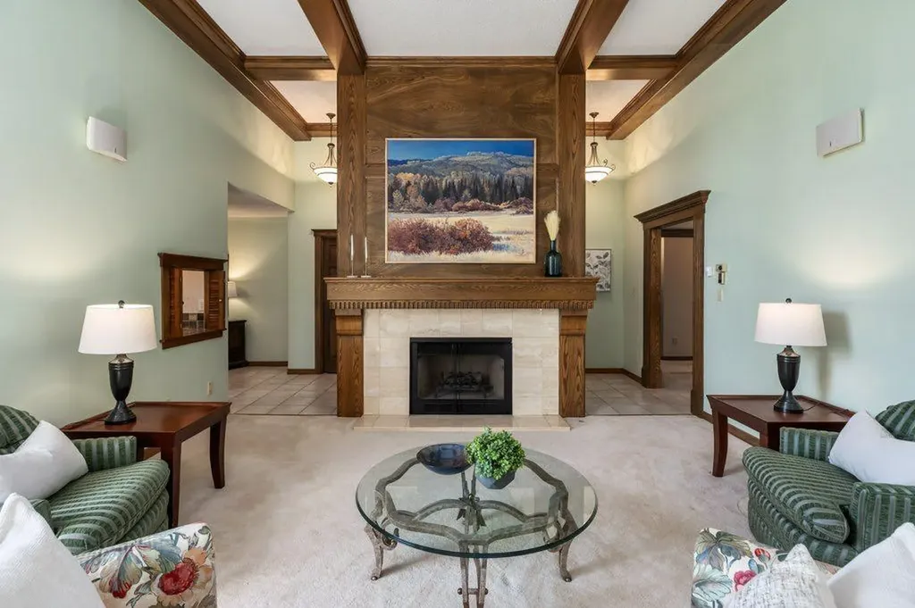 152 Coach Grove Place SW Calgary AB T3H 1J2