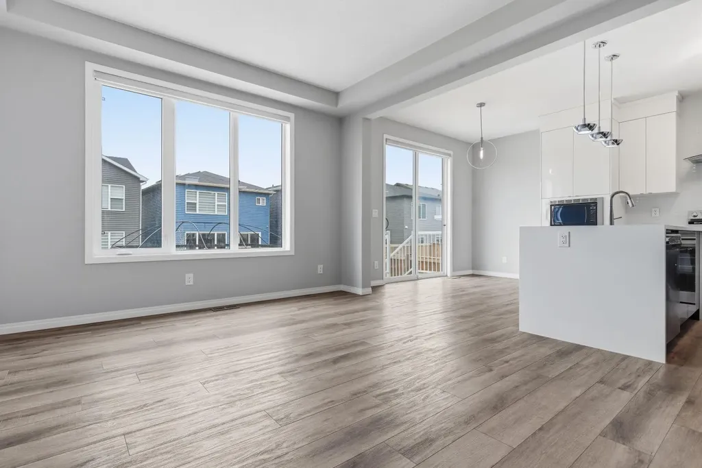 127 Carrington Crescent NW Calgary AB T3P 1R2
