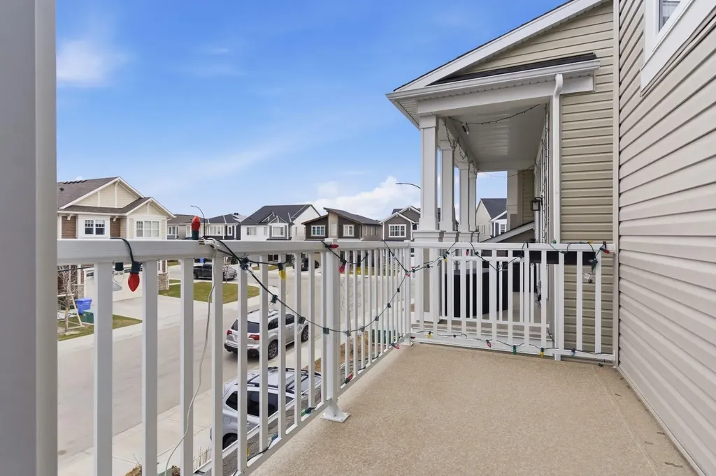 127 Carrington Crescent NW Calgary AB T3P 1R2