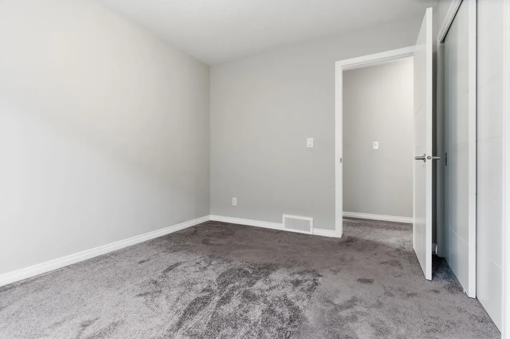 127 Carrington Crescent NW Calgary AB T3P 1R2