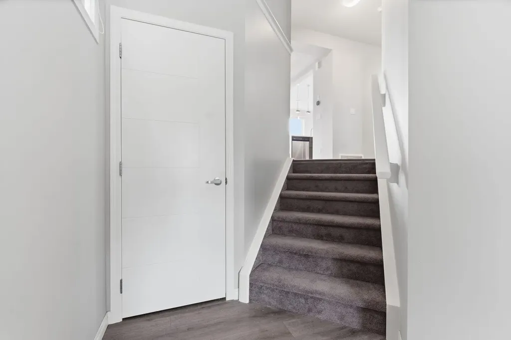 127 Carrington Crescent NW Calgary AB T3P 1R2
