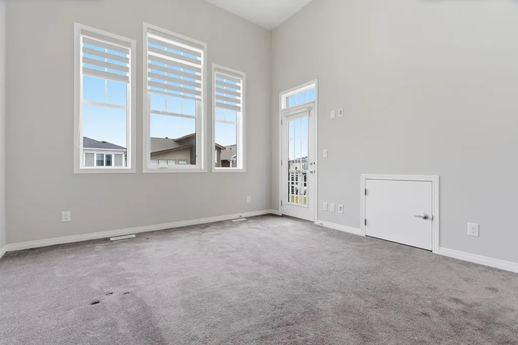 127 Carrington Crescent NW Calgary AB T3P 1R2