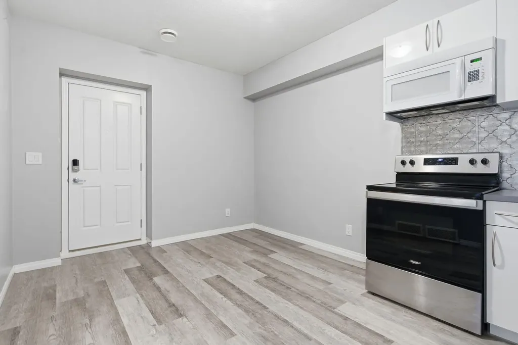 127 Carrington Crescent NW Calgary AB T3P 1R2