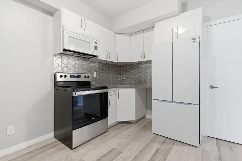 127 Carrington Crescent NW Calgary AB T3P 1R2