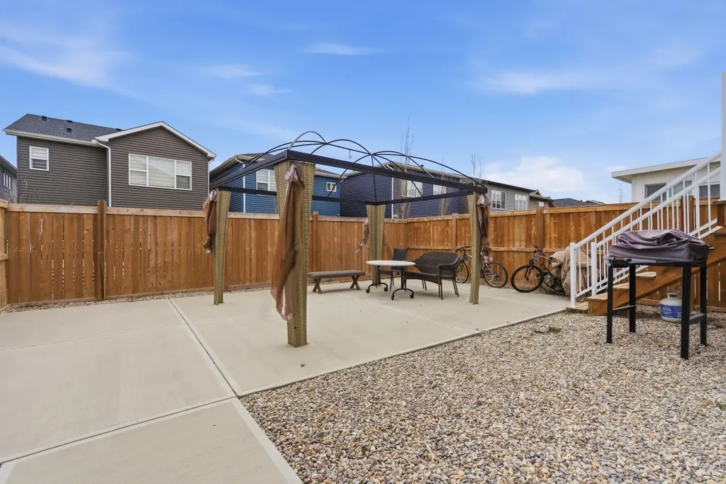 127 Carrington Crescent NW Calgary AB T3P 1R2