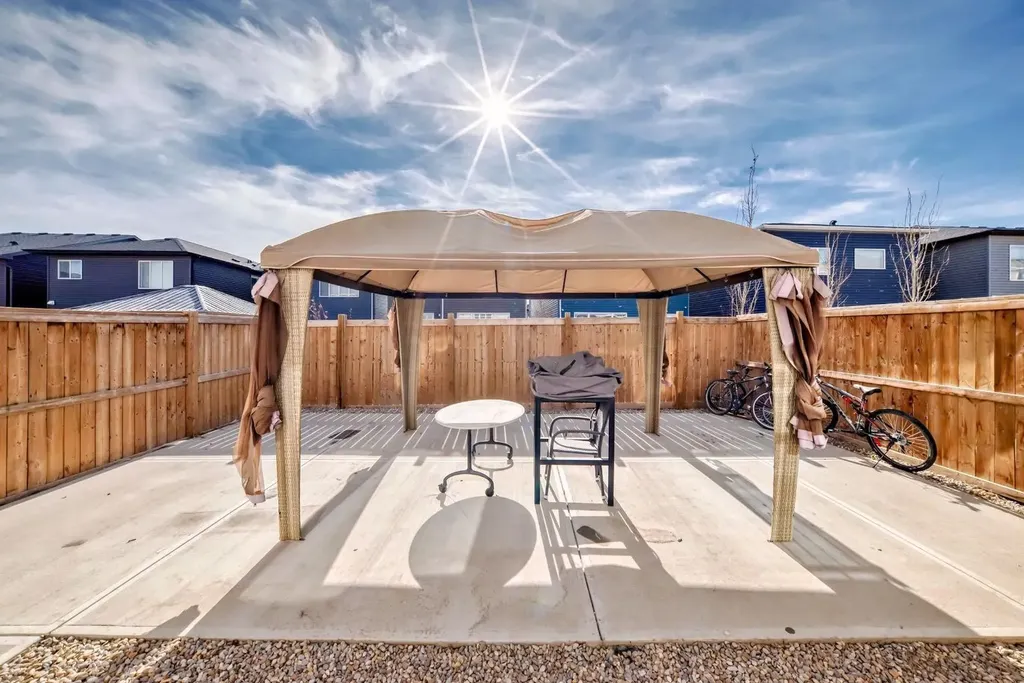 127 Carrington Crescent NW Calgary AB T3P 1R2