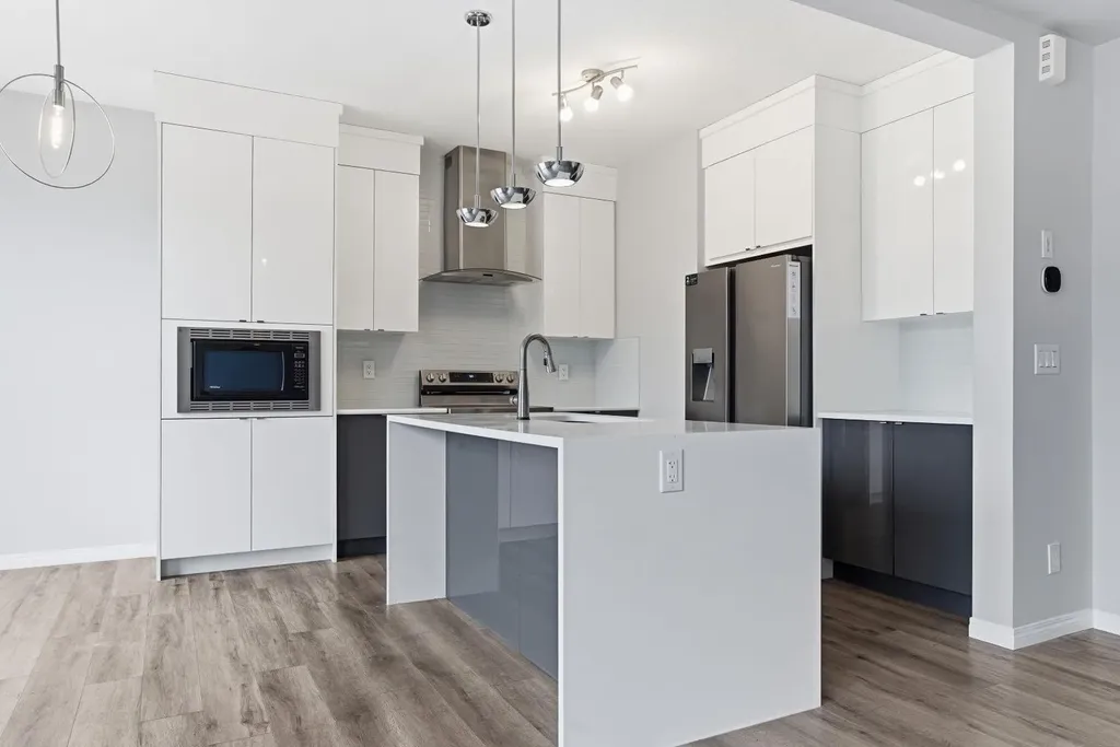 127 Carrington Crescent NW Calgary AB T3P 1R2