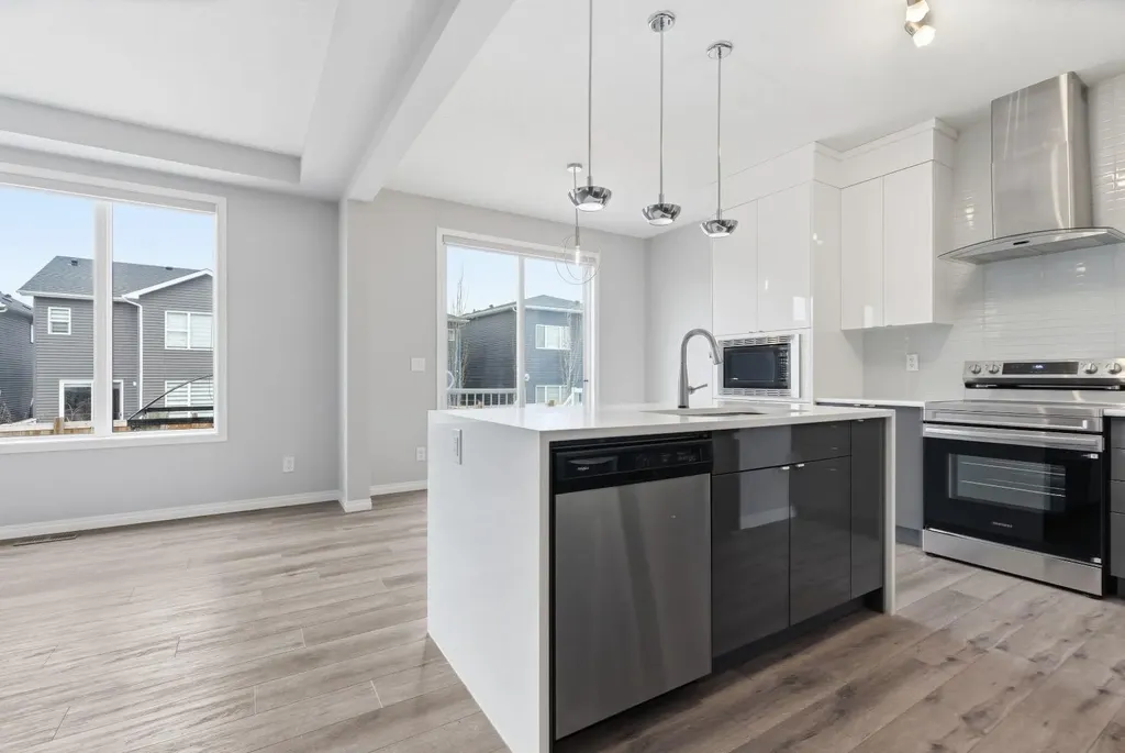 127 Carrington Crescent NW Calgary AB T3P 1R2
