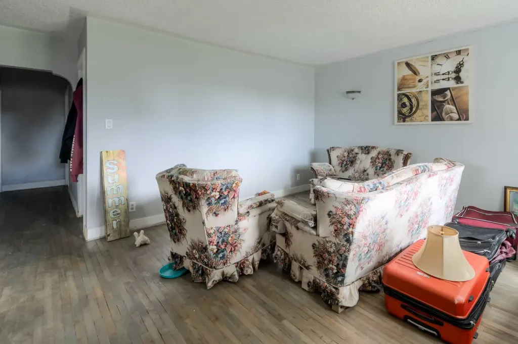 2001 10 Avenue S Lethbridge AB T1K 0B9