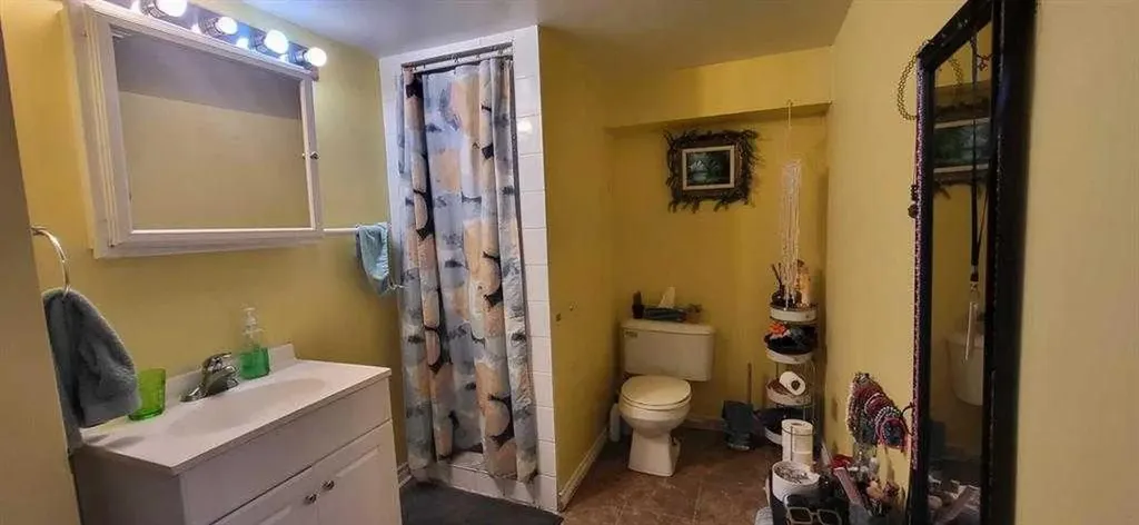 2001 10 Avenue S Lethbridge AB T1K 0B9
