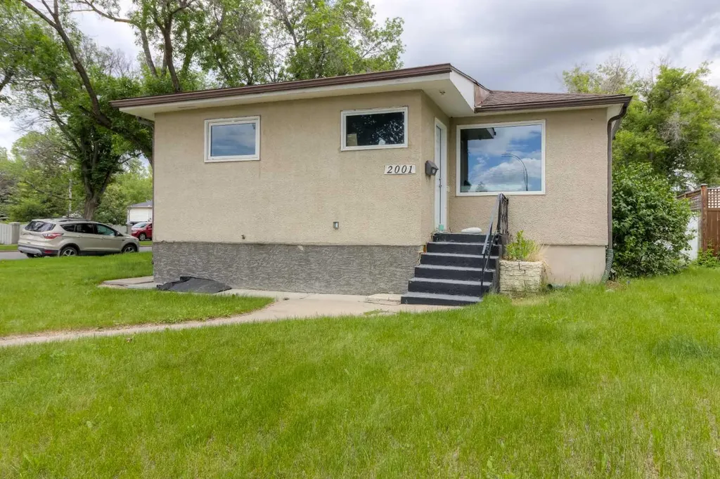2001 10 Avenue S Lethbridge AB T1K 0B9