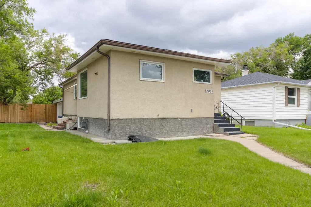 2001 10 Avenue S Lethbridge AB T1K 0B9