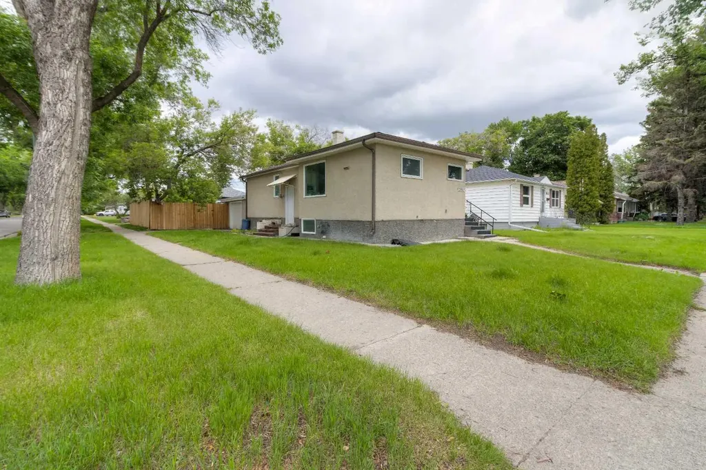 2001 10 Avenue S Lethbridge AB T1K 0B9