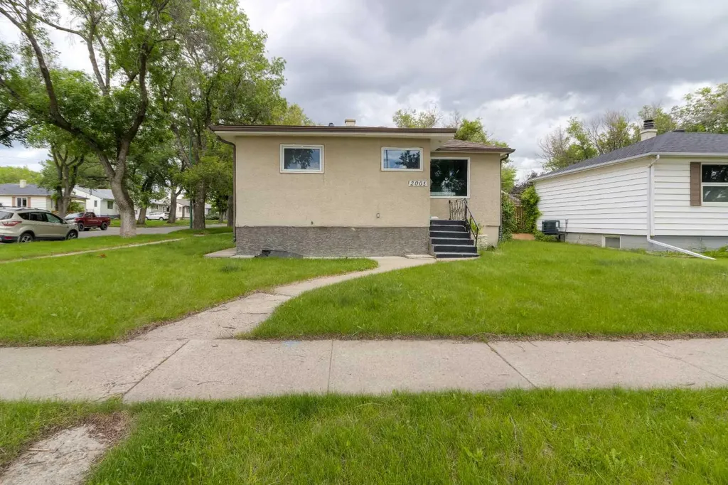 2001 10 Avenue S Lethbridge AB T1K 0B9