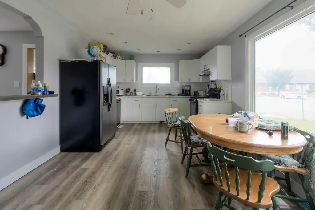 2001 10 Avenue S Lethbridge AB T1K 0B9