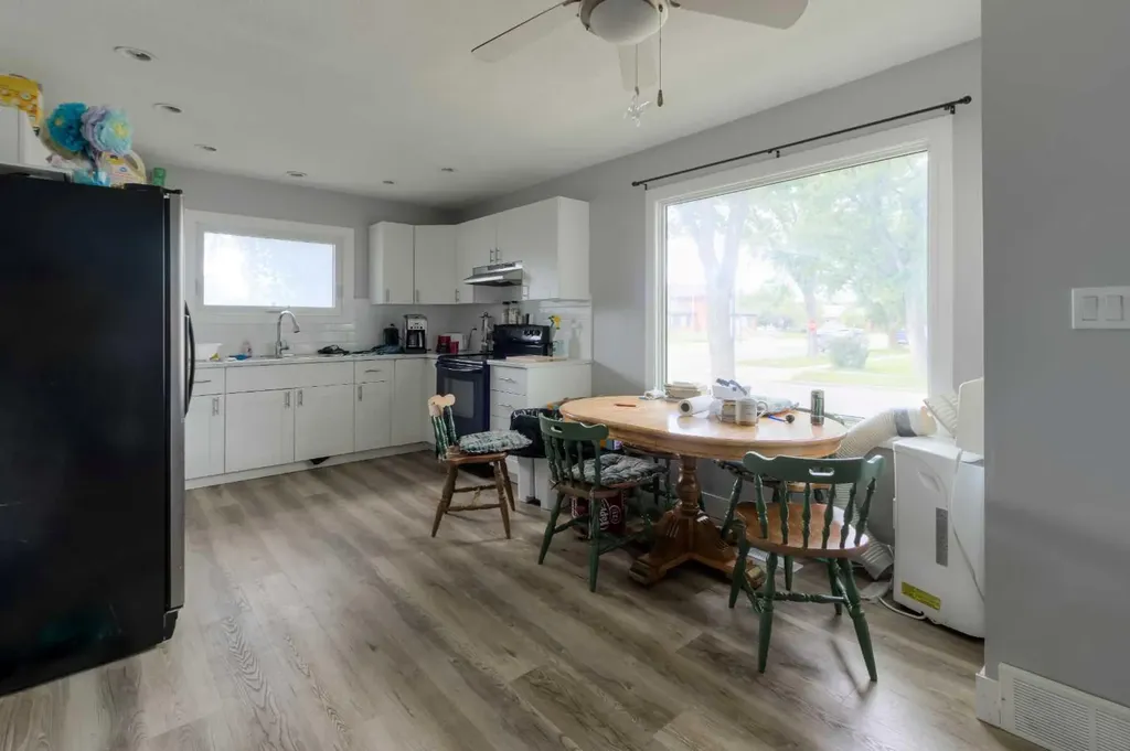 2001 10 Avenue S Lethbridge AB T1K 0B9