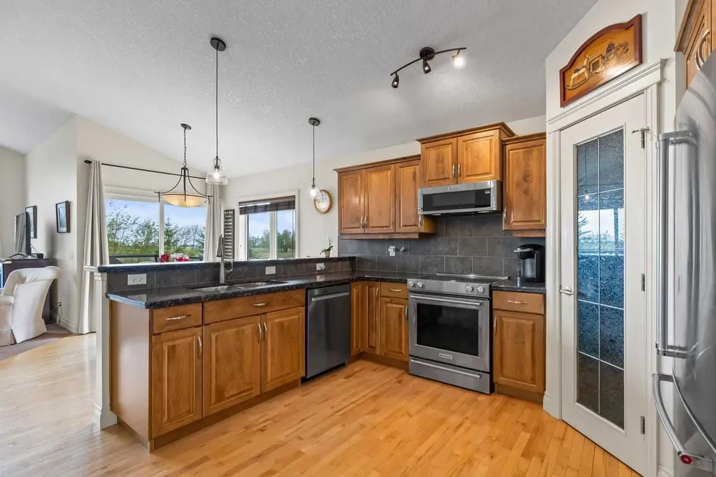 45 Wyndham Park Way Carseland AB T0J 0M0