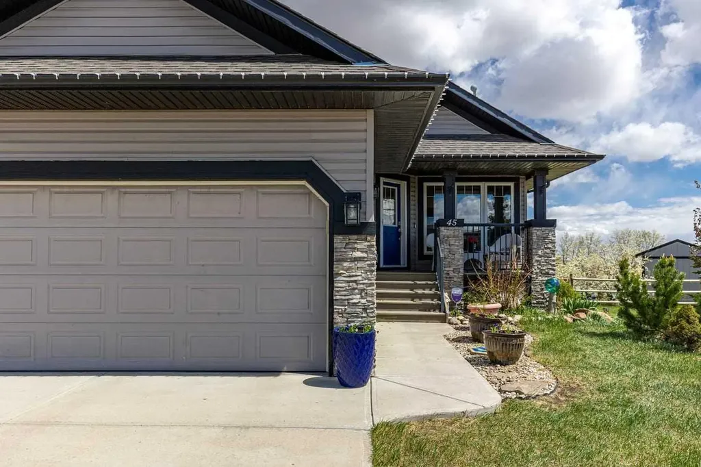 45 Wyndham Park Way Carseland AB T0J 0M0