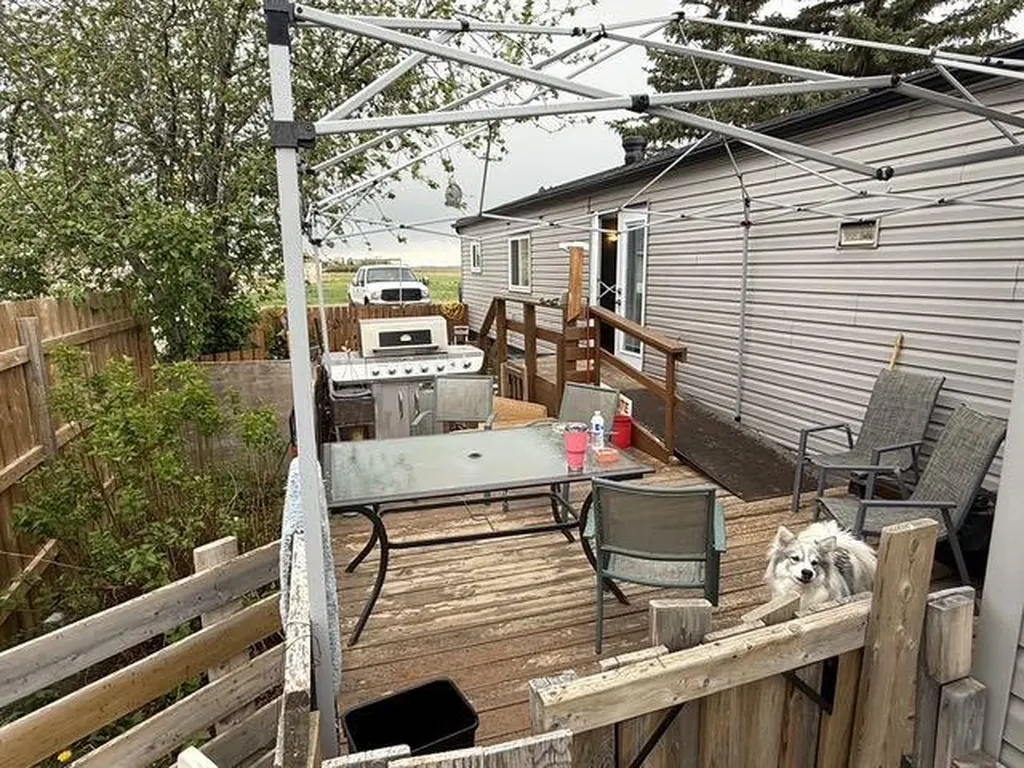 315 Minto Street Granum AB T0L1A0