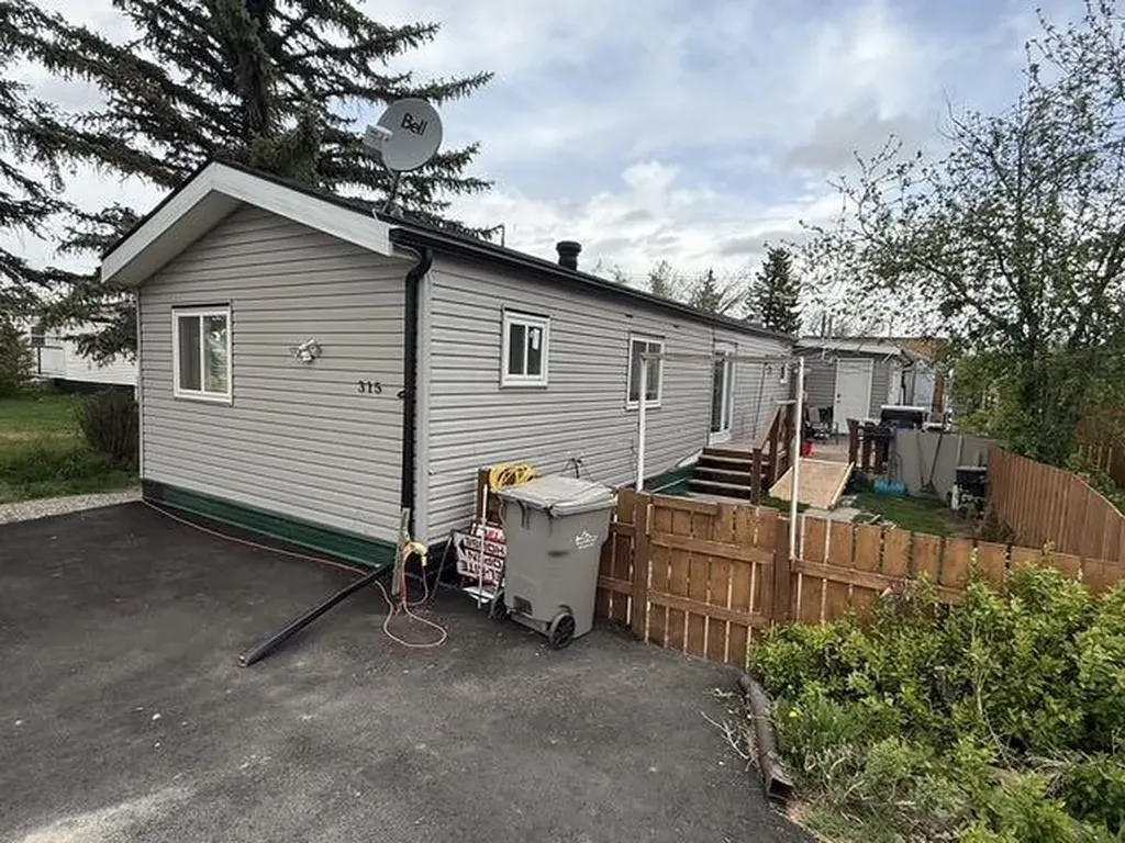 315 Minto Street Granum AB T0L1A0
