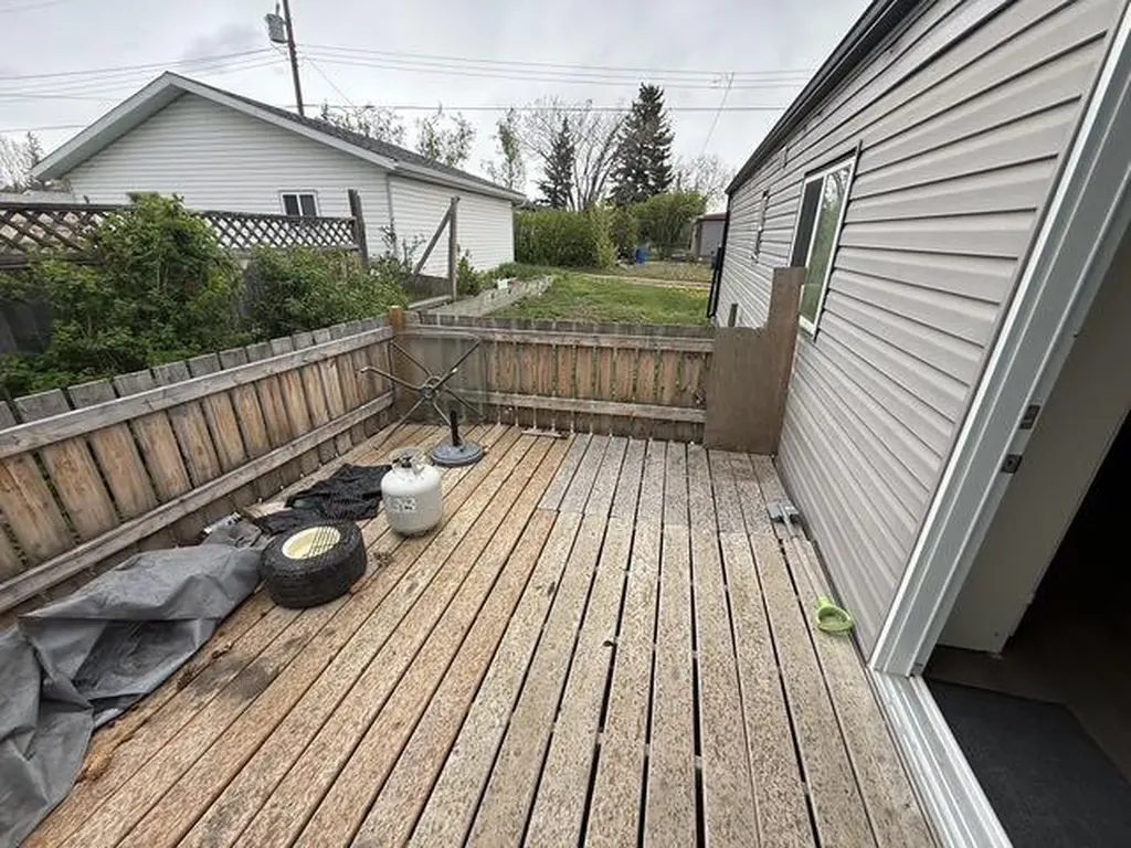 315 Minto Street Granum AB T0L1A0