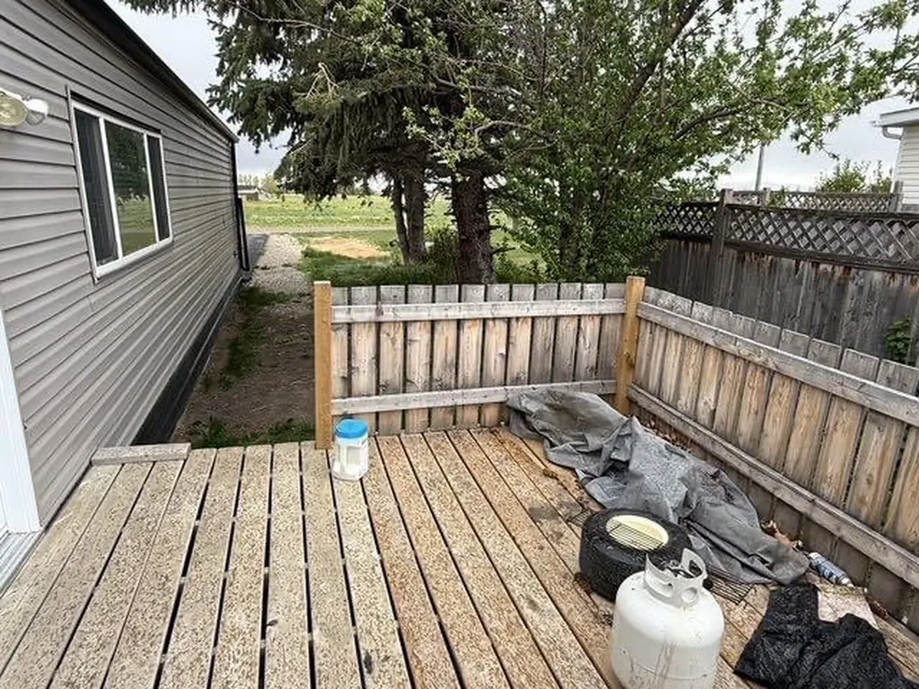 315 Minto Street Granum AB T0L1A0