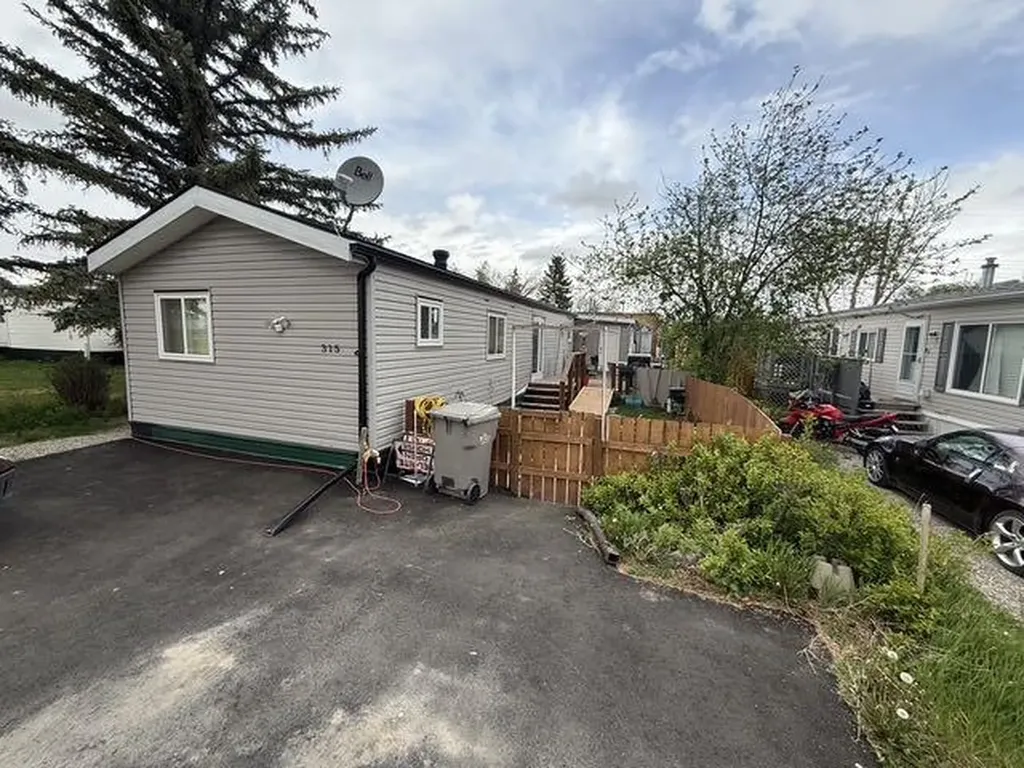 315 Minto Street Granum AB T0L1A0