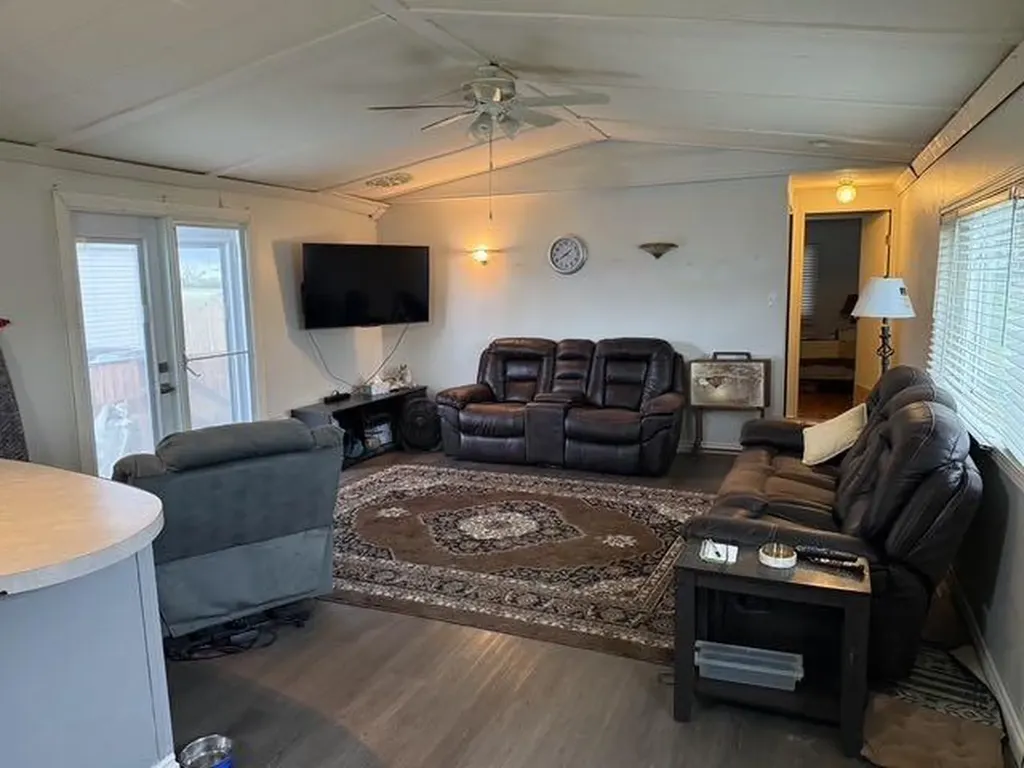 315 Minto Street Granum AB T0L1A0