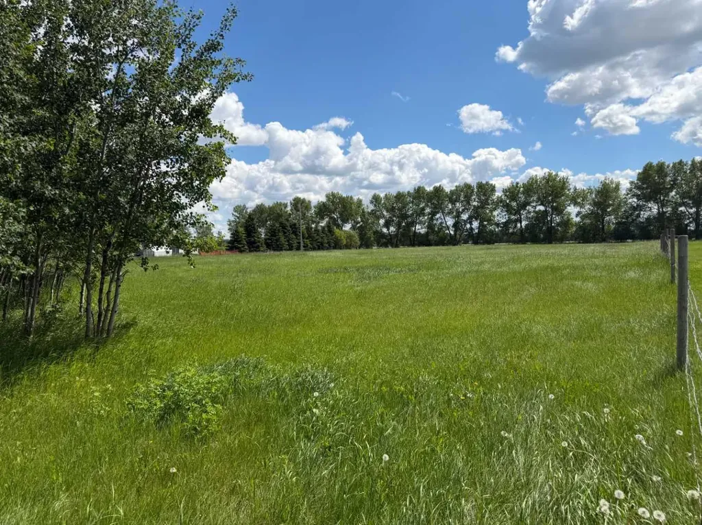 On Township Road 432 Rural Ponoka County AB T4J 1R2