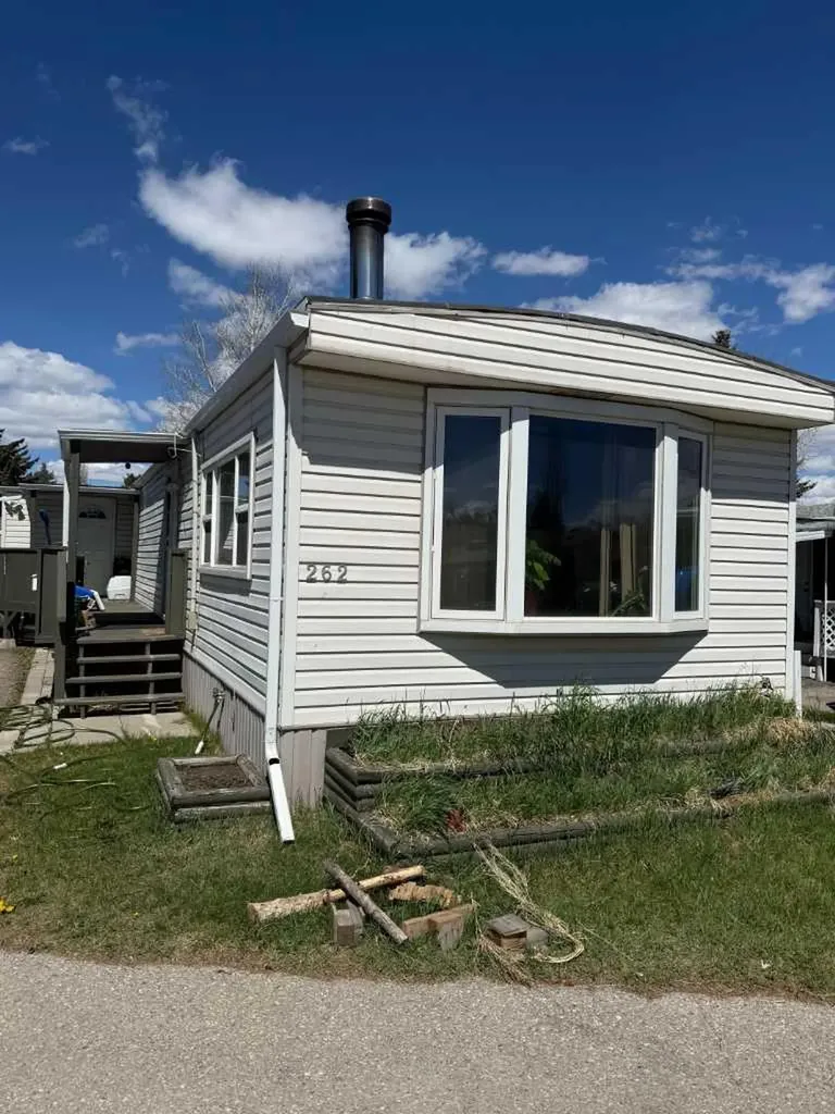 3223 83 Street NW Calgary AB T3B 5N5