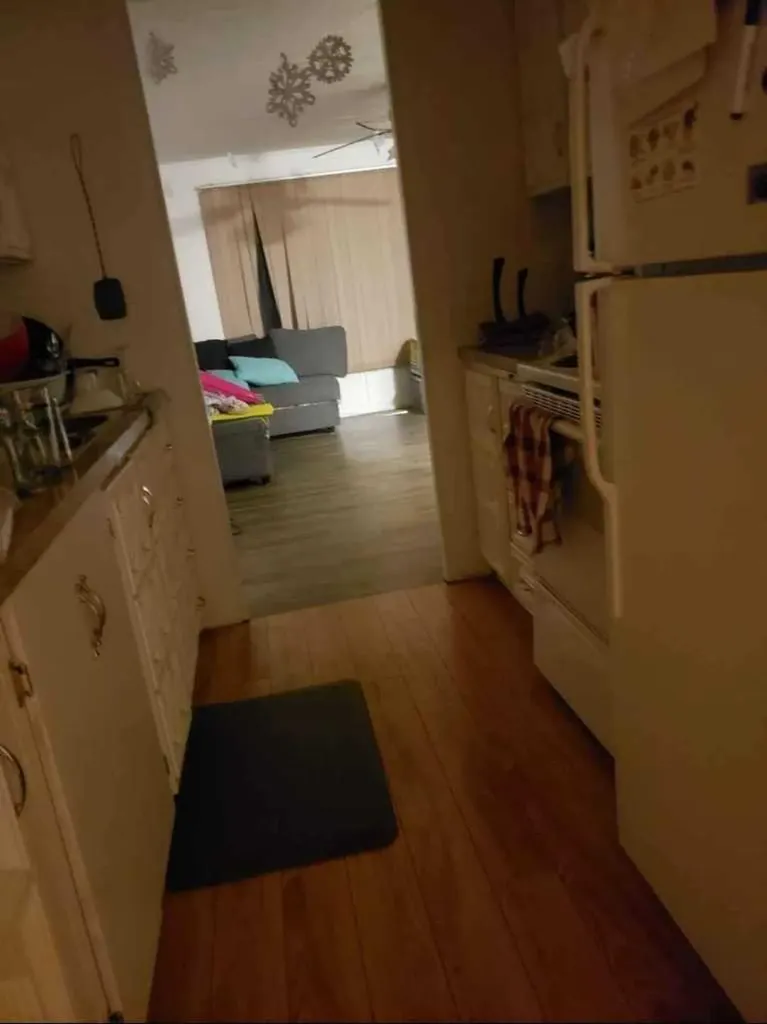 3223 83 Street NW Calgary AB T3B 5N5