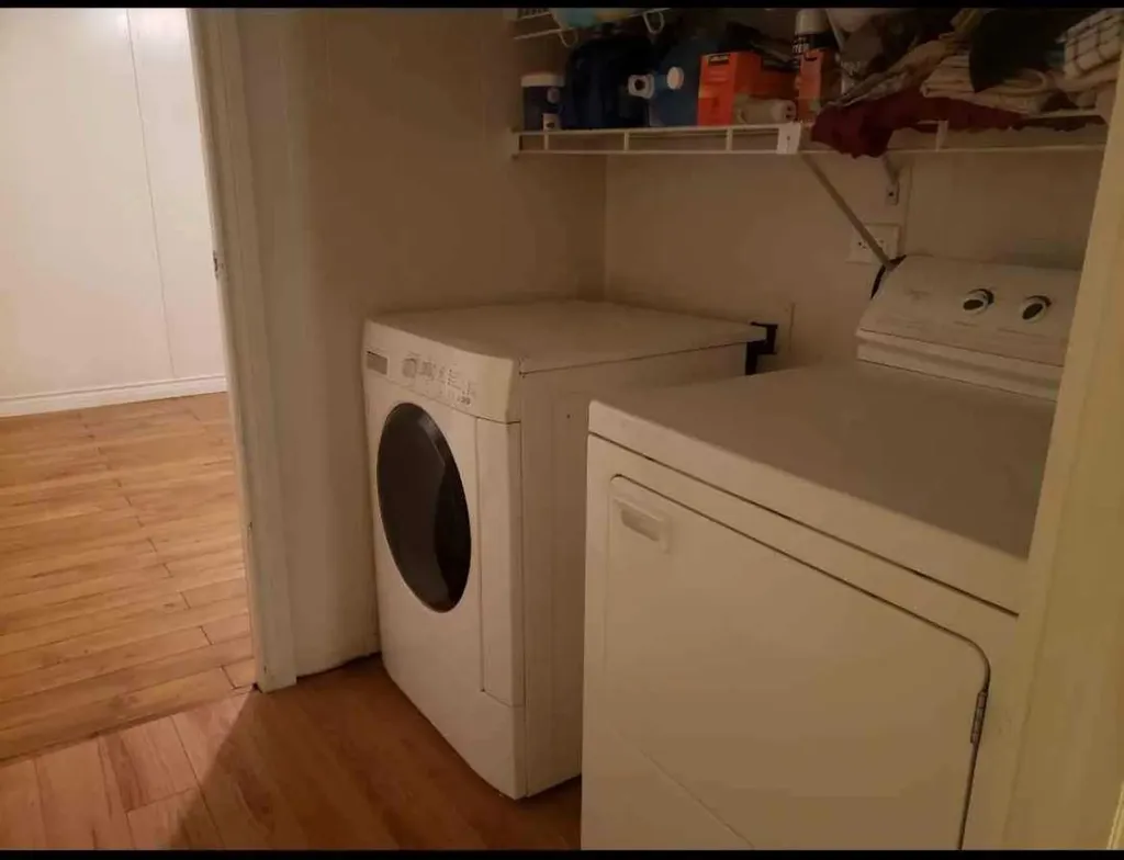3223 83 Street NW Calgary AB T3B 5N5