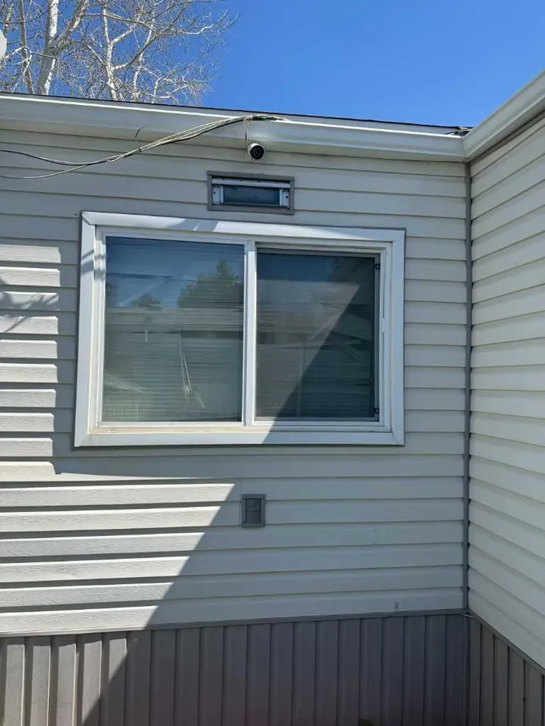 3223 83 Street NW Calgary AB T3B 5N5