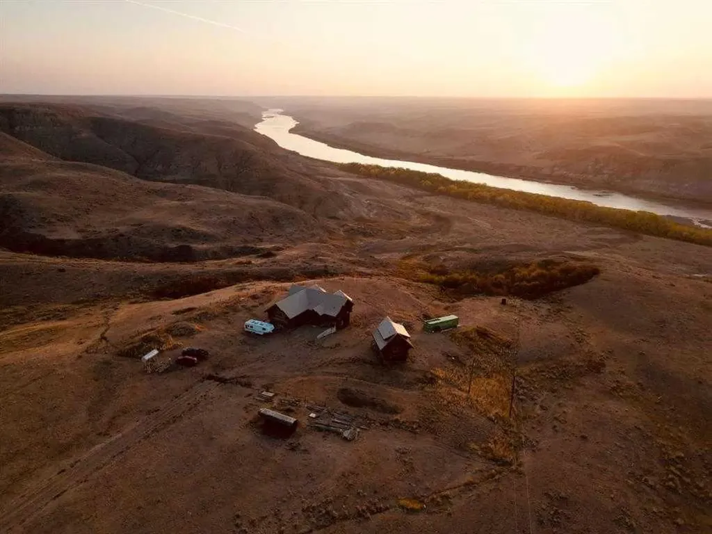 21468 Range Road 13 Bindloss AB T0J0H0