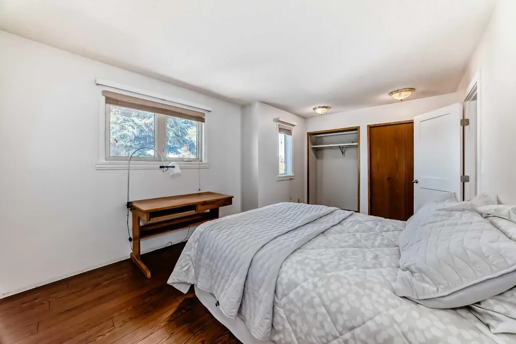 4 Manning Street Red Deer AB T4R 1N6