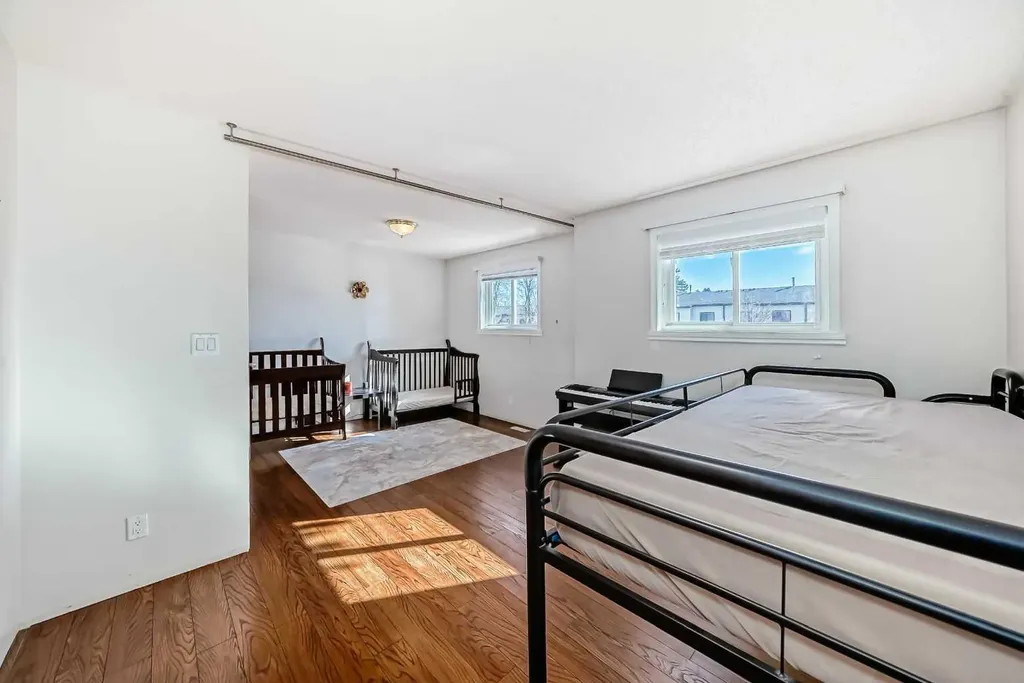 4 Manning Street Red Deer AB T4R 1N6